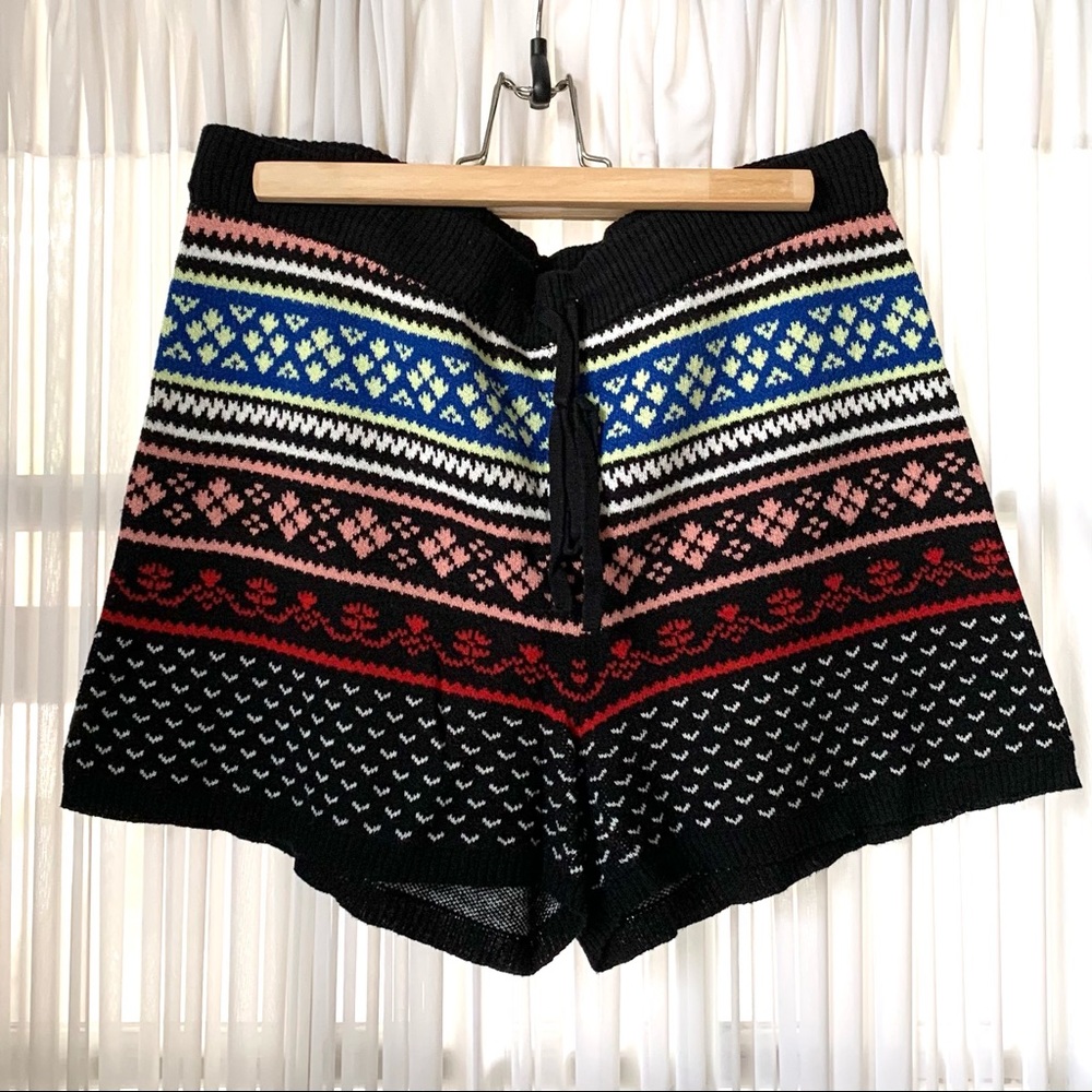 AE High Waisted Fairisle Short XL